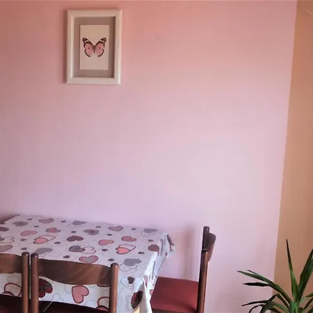 Ferienwohnung Mit Balkon - B57073 *